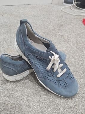 Mephisto Women's Yoana Oxford size US 9 Blue